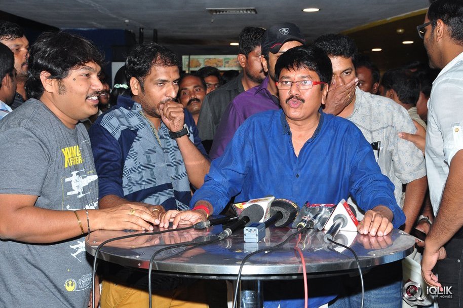 Eedorakam-Aadorakam-Movie-Team-at-Prasads-IMAX